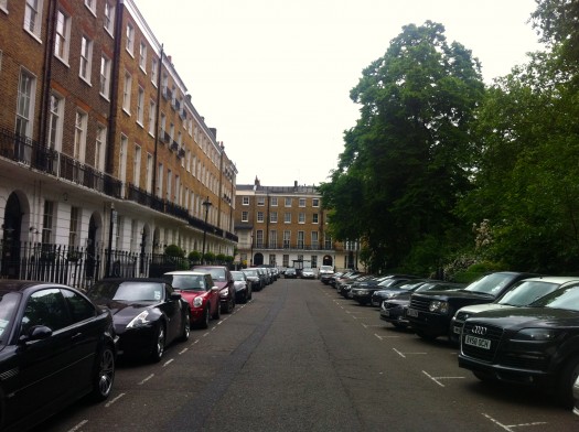 Dorset Square is very savvy with their “reverse angle parking,” or “head out parking,” as some like to call it. Surrounding uses are lodging and office on the first level, and residential above.